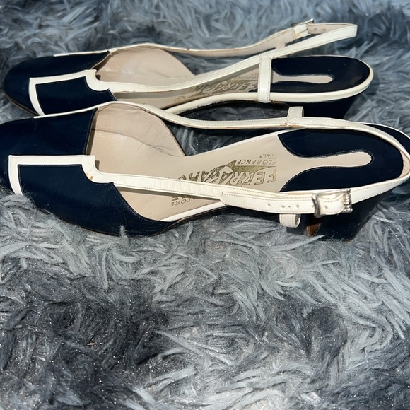 Ferragamo heels - Picture 4 of 6